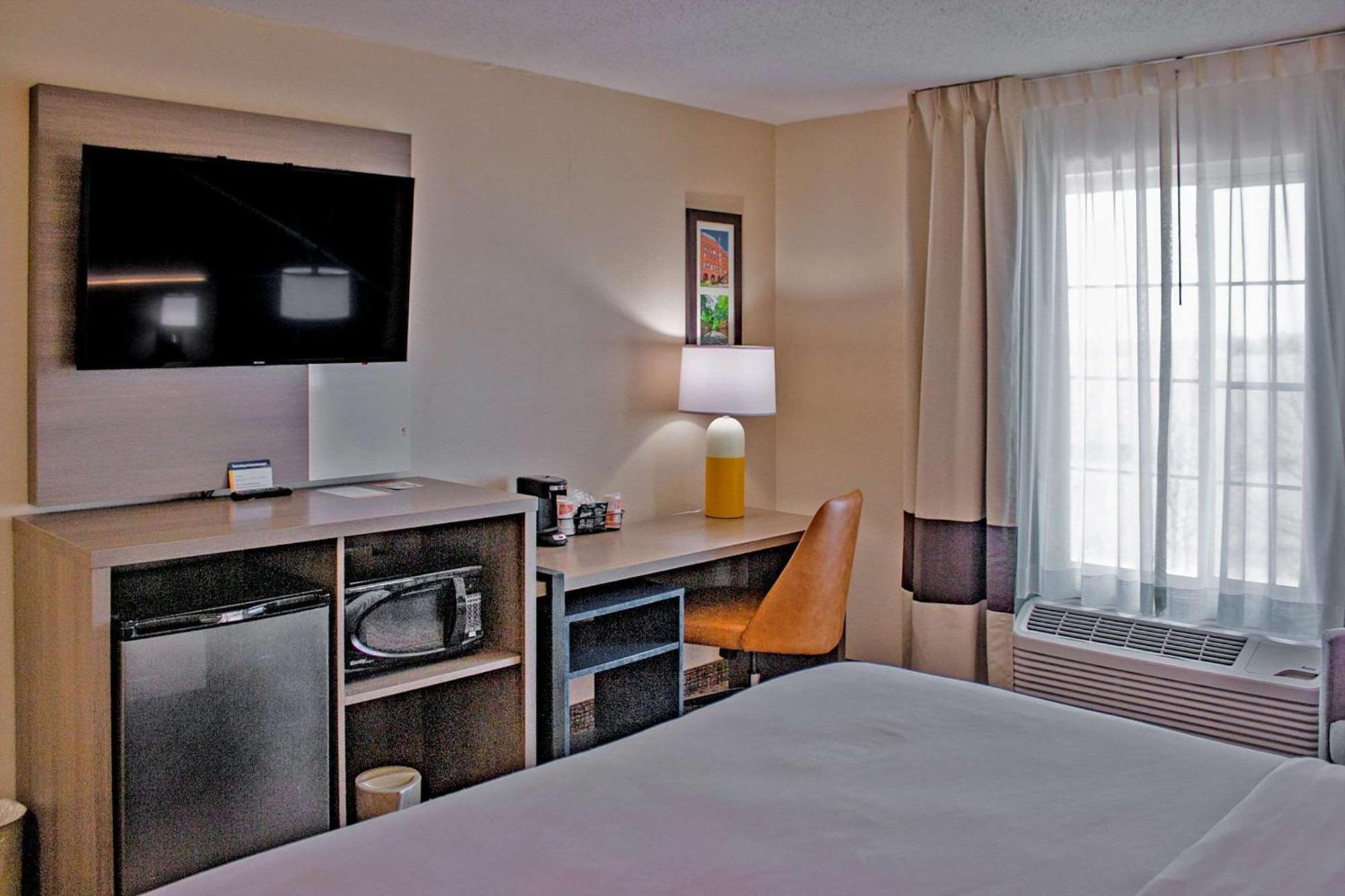 Comfort Inn & Suites Geneva- West Chicago Esterno foto